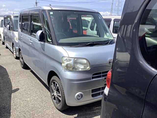 DAIHATSU TANTO 2011