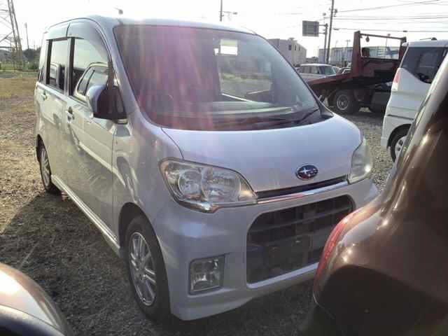 SUBARU LUCRA 2010