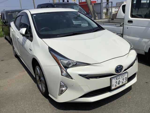 TOYOTA PRIUS 2018