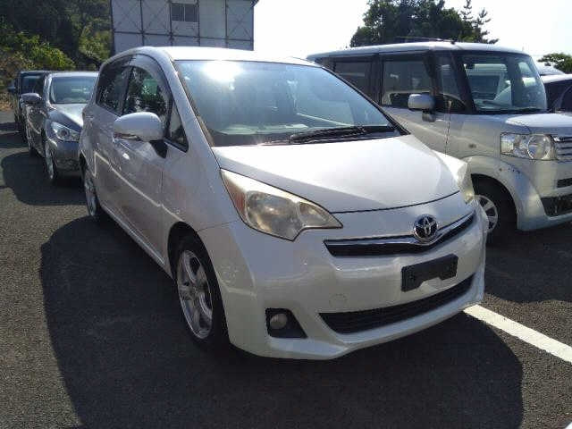 TOYOTA RACTIS 2013