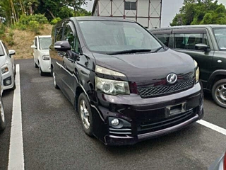 TOYOTA VOXY 2010