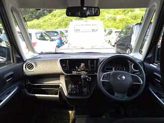 NISSAN ROOX 2014