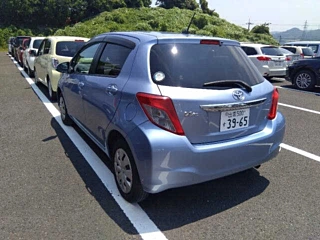 TOYOTA VITZ 2011