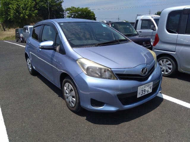 TOYOTA VITZ 2011