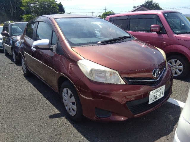 TOYOTA VITZ 2011