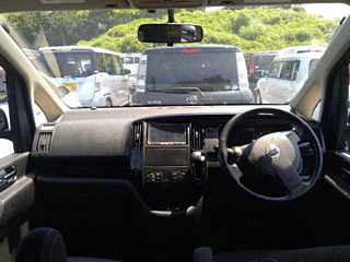 NISSAN SERENA 2010
