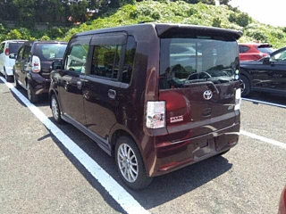 TOYOTA PIXIS SPACE 2013