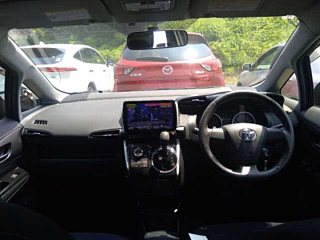 TOYOTA WISH 2013