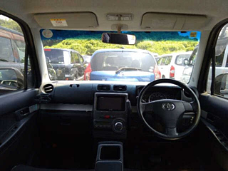 TOYOTA PIXIS SPACE 2012