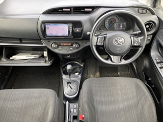 TOYOTA VITZ 2017
