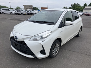 TOYOTA VITZ 2017
