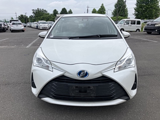 TOYOTA VITZ 2017