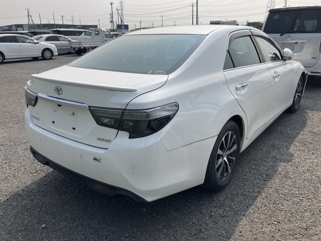 TOYOTA MARK X 2018