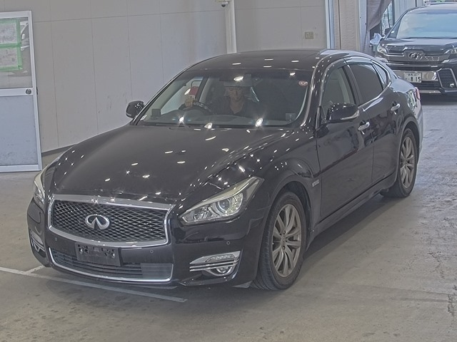 NISSAN FUGA 2016
