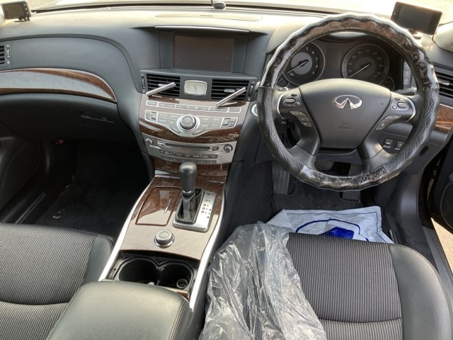NISSAN FUGA 2016