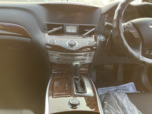 NISSAN FUGA 2016