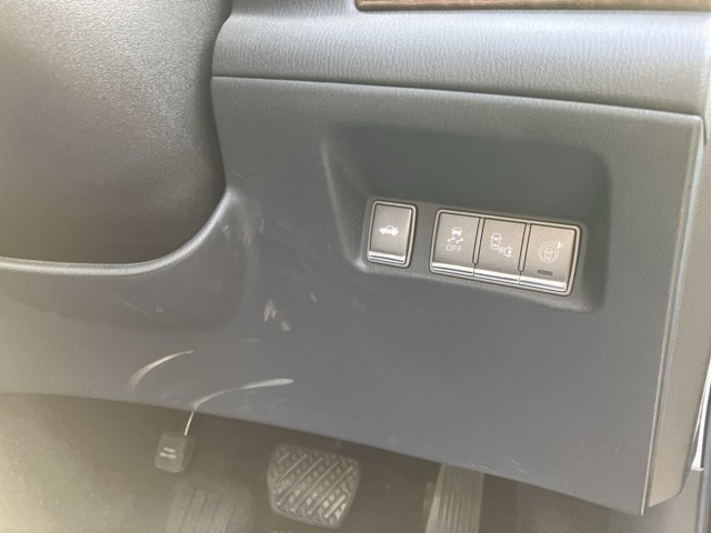 NISSAN FUGA 2016