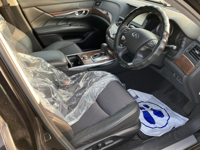 NISSAN FUGA 2016