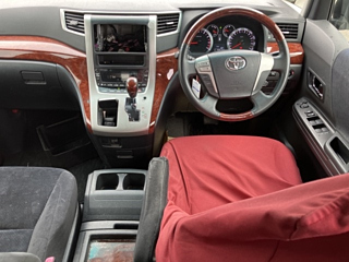 TOYOTA VELLFIRE 2011