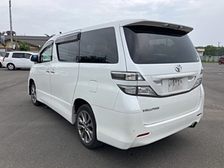 TOYOTA VELLFIRE 2011