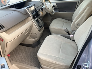 TOYOTA NOAH 2009