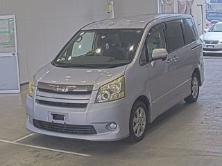TOYOTA NOAH 2009
