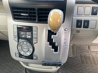 TOYOTA NOAH 2009