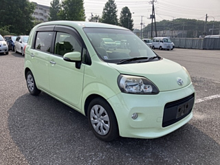 TOYOTA PORTE 2012