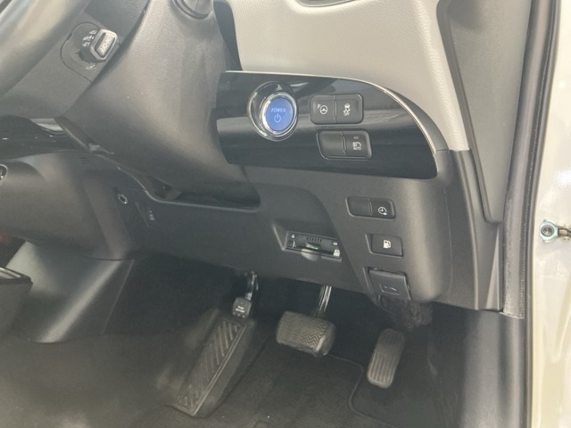 TOYOTA PRIUS PHV 2020