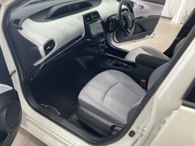 TOYOTA PRIUS PHV 2020