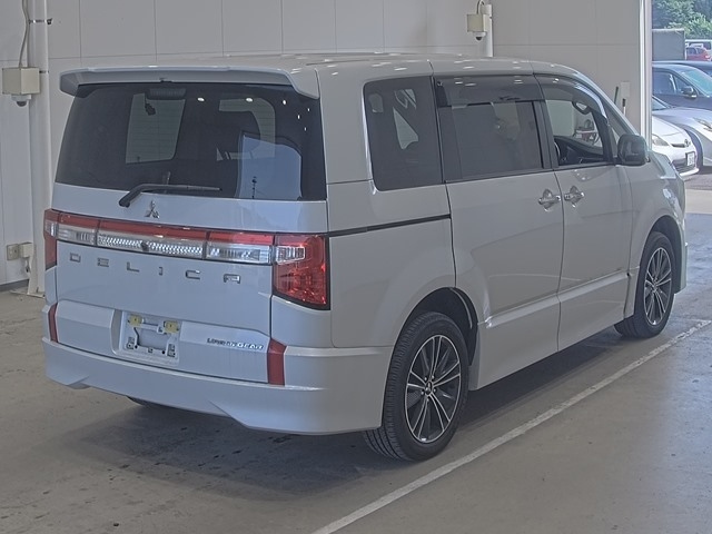MITSUBISHI DELICA D5 2023