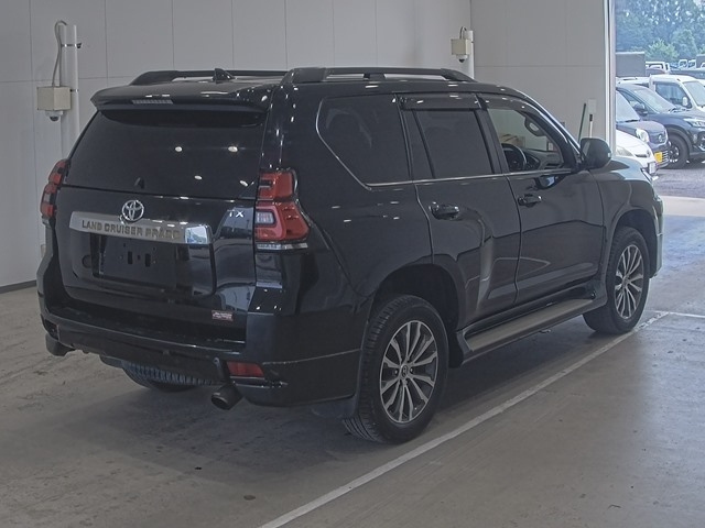TOYOTA LAND CRUISER PRADO 2020