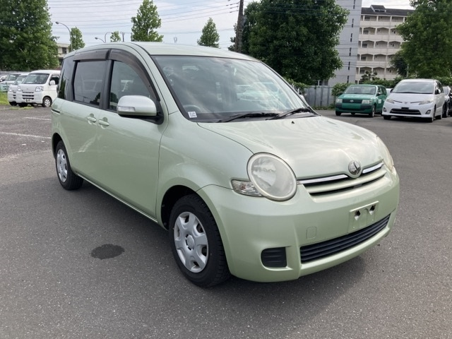 TOYOTA SIENTA 2010