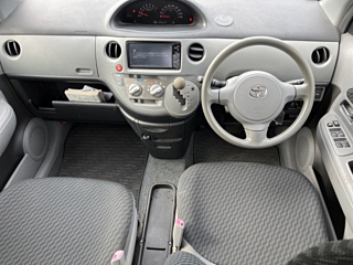 TOYOTA SIENTA 2010