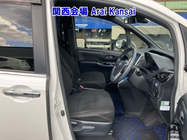 TOYOTA ESQUIRE 2019
