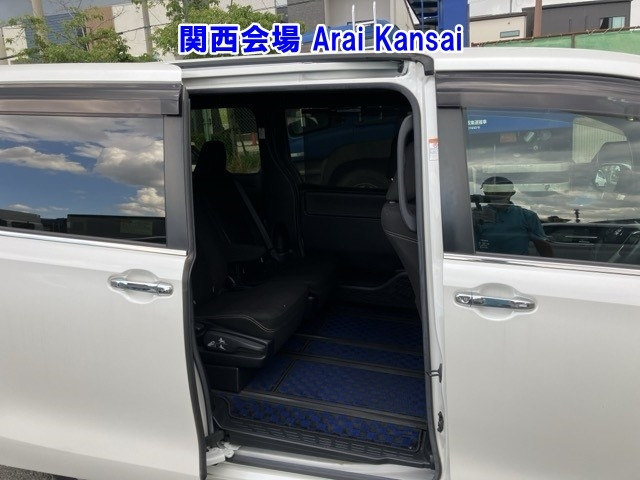 TOYOTA ESQUIRE 2019