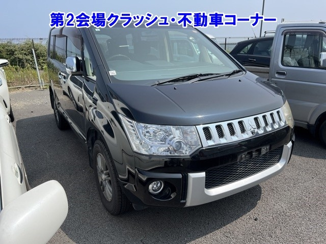 MITSUBISHI DELICA D5 2011