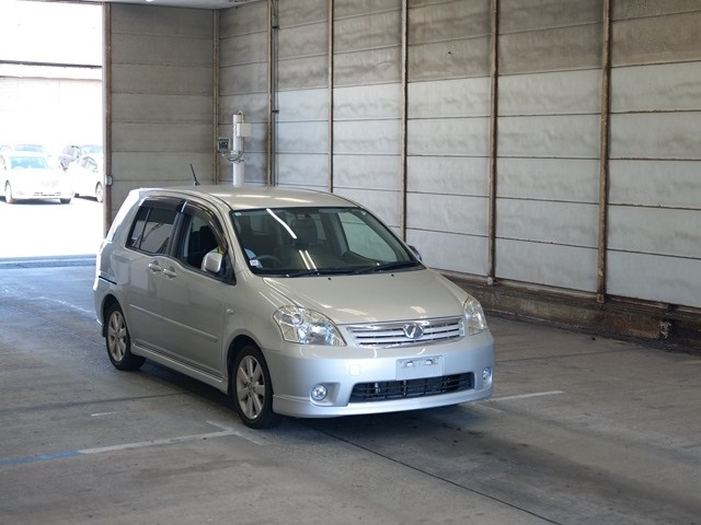 TOYOTA RAUM 2008