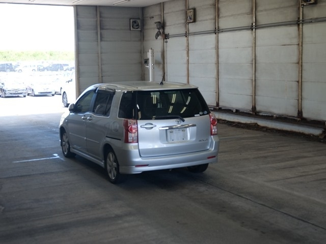 TOYOTA RAUM 2008