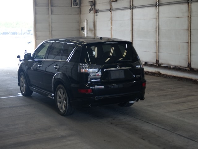 MITSUBISHI OUTLANDER 2011