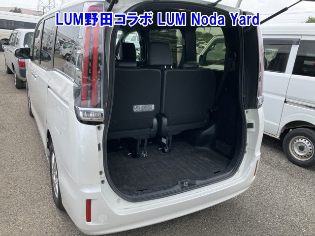 TOYOTA ESQUIRE 2018
