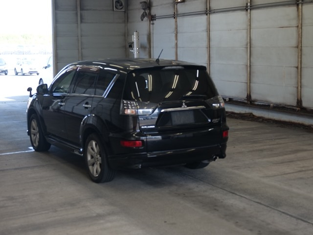 MITSUBISHI OUTLANDER 2011