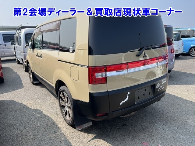 MITSUBISHI DELICA D5 2009