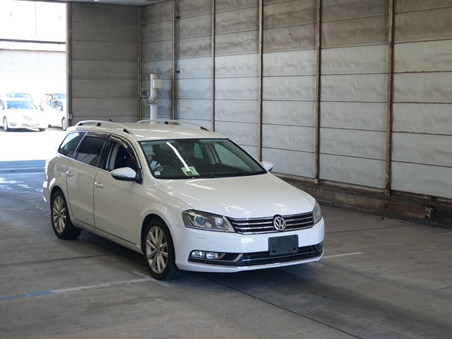 VOLKSWAGEN PASSAT VARIANT 2014