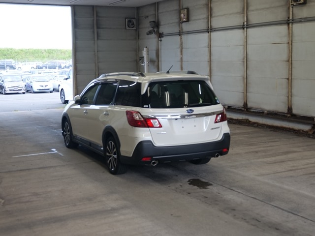SUBARU EXIGA 2016
