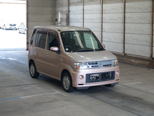 MITSUBISHI TOPPO 2010