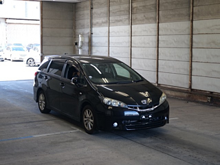 TOYOTA WISH 2011