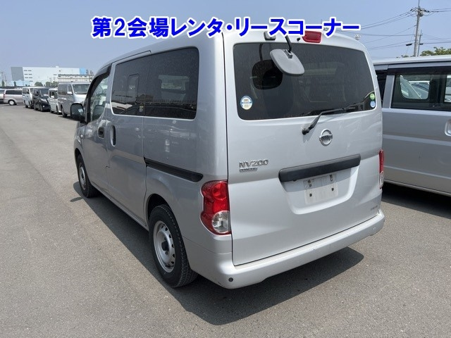 NISSAN NV200 2019