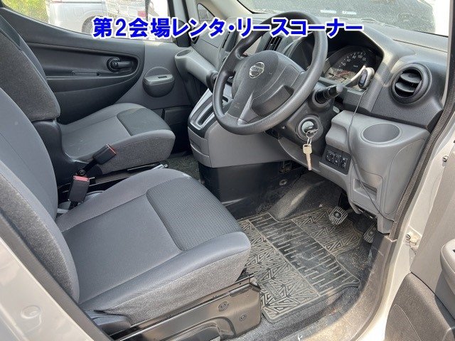 NISSAN NV200 2019