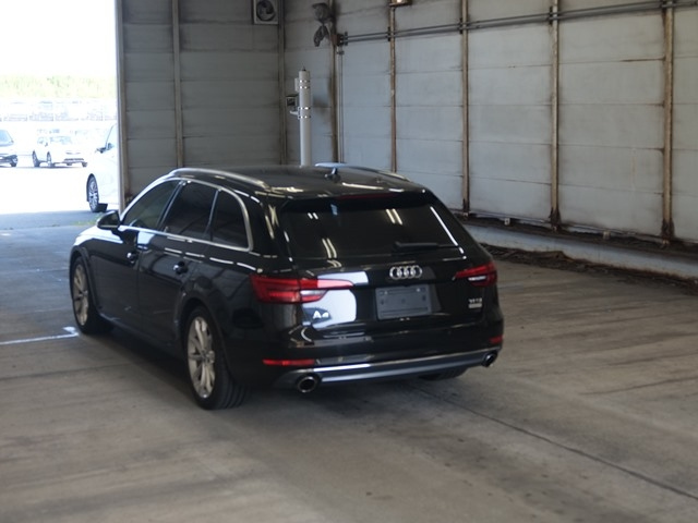 AUDI A4 2016